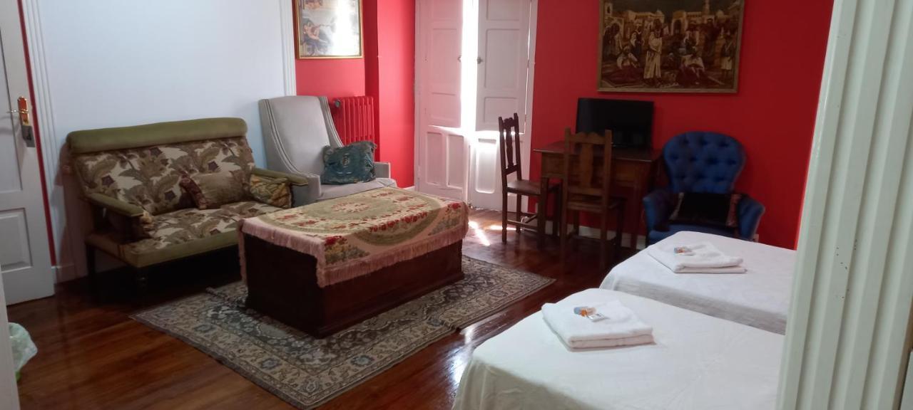 El Bordon De La Casa Batallon Sarria Eksteriør bilde
