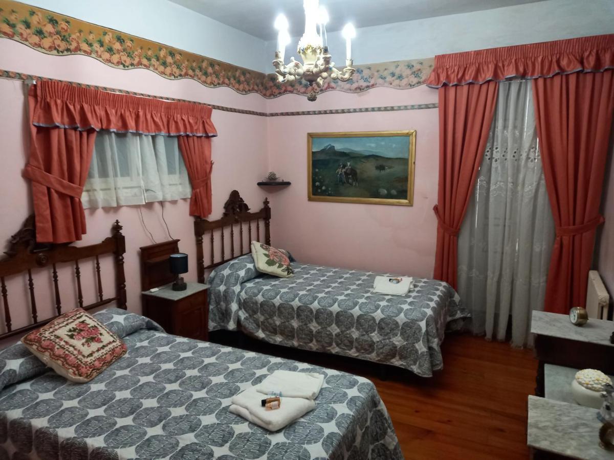 El Bordon De La Casa Batallon Sarria Eksteriør bilde
