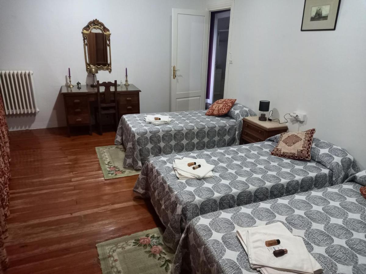 El Bordon De La Casa Batallon Sarria Eksteriør bilde